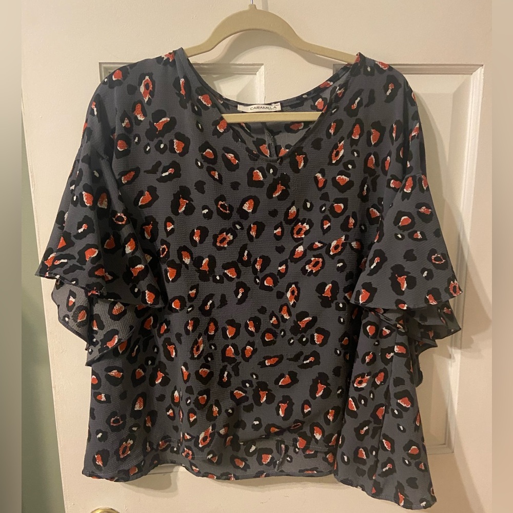 Size Medium Caramela Leopard Print Top w/ Flutter Sleeve